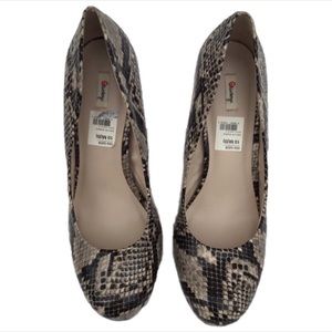 Olsenboye Black/Cream Snake Print Heels Size 10